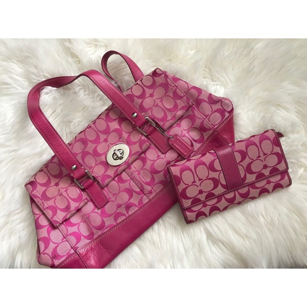 Authentic Coach bag w/ matching wallet